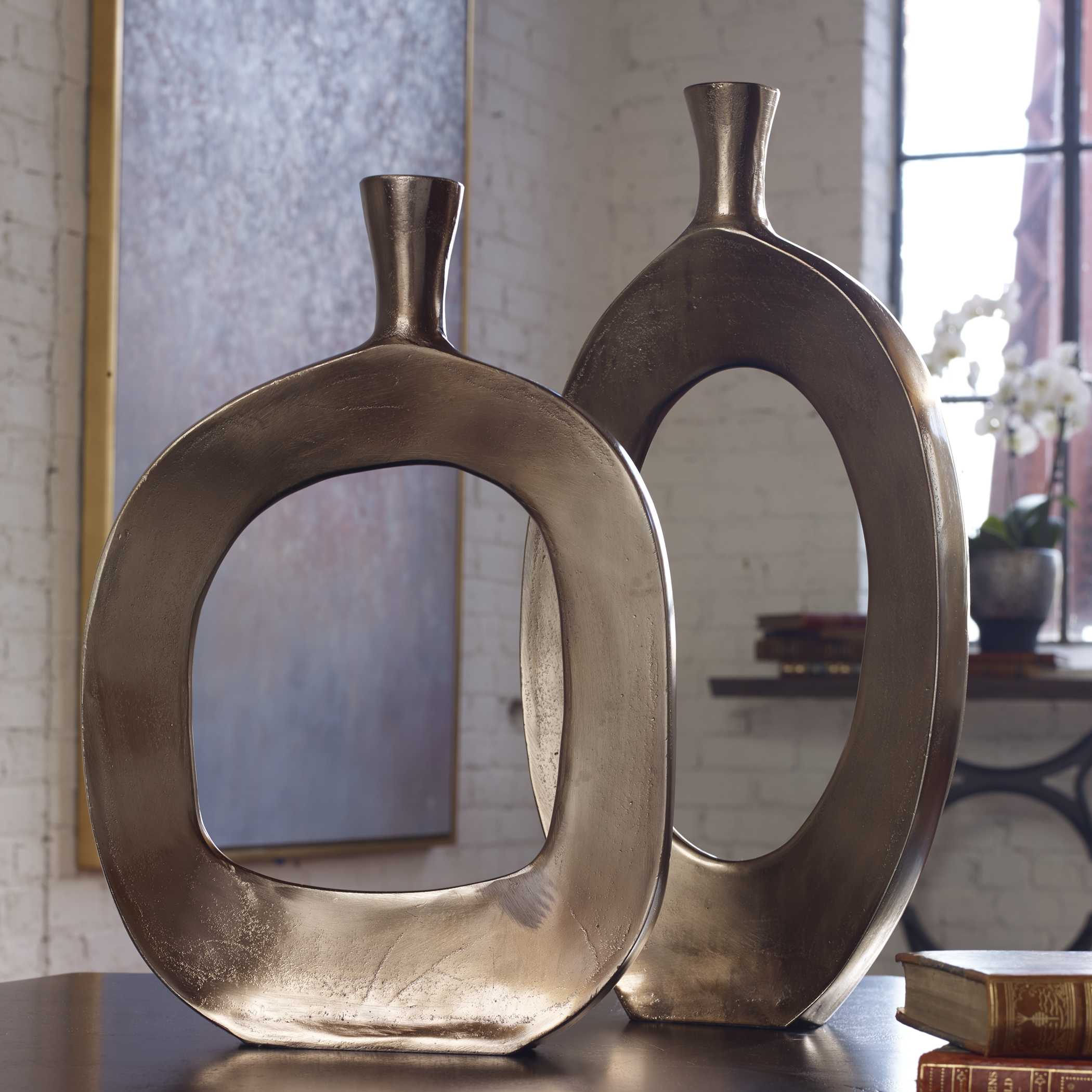 Model Home Accents Kyler Vase - Thumbnail 2