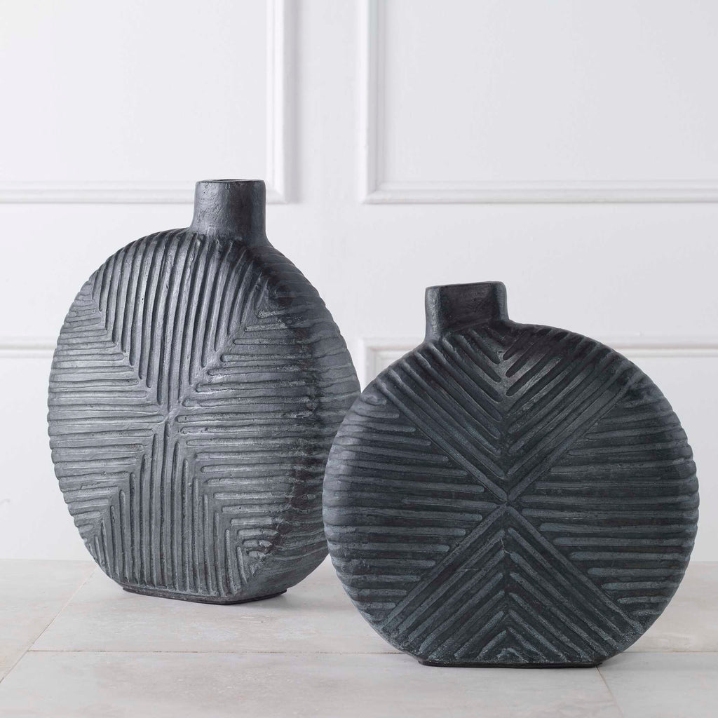 Viewpoint Aged Black Vases Set/2