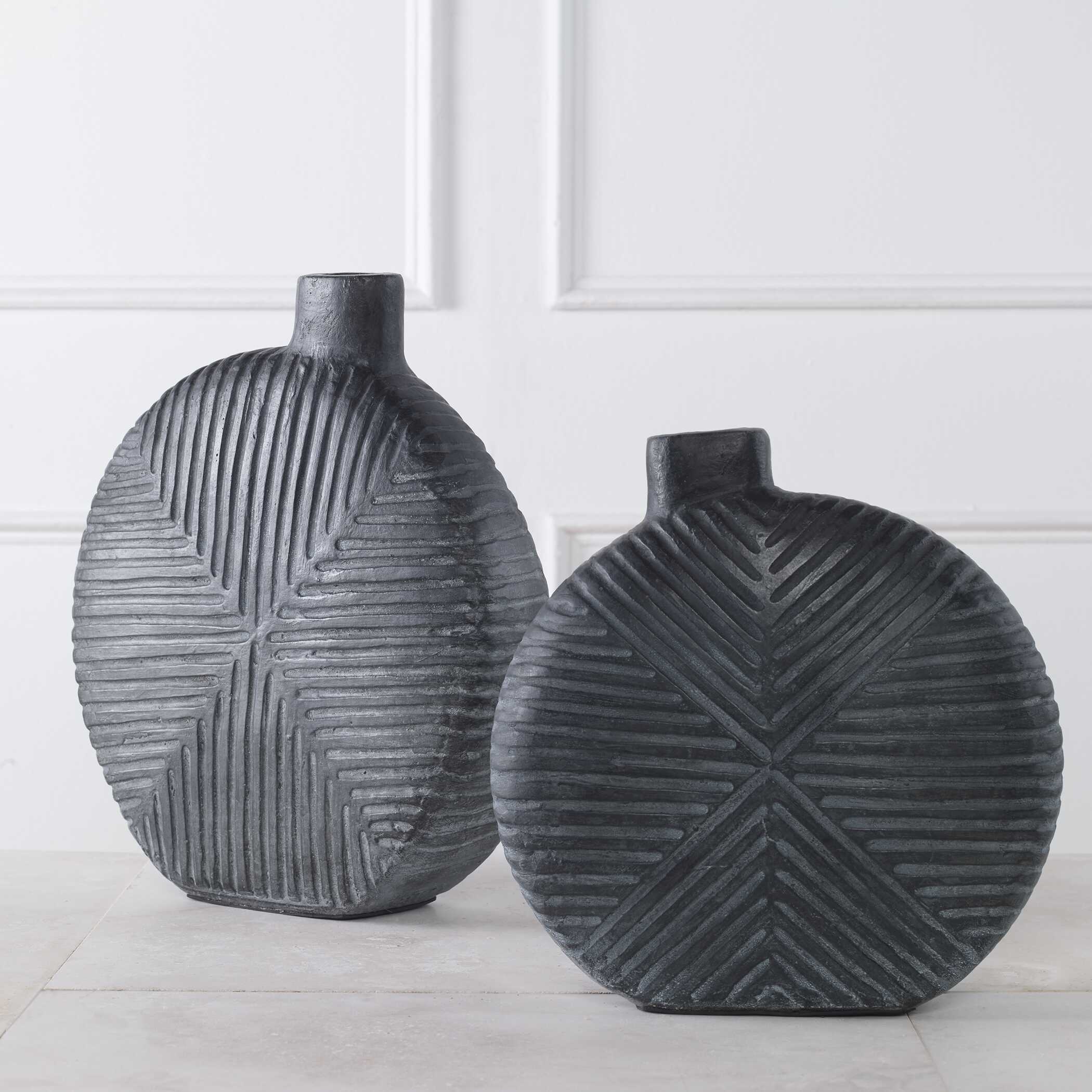 Viewpoint Aged Black Vases Set/2