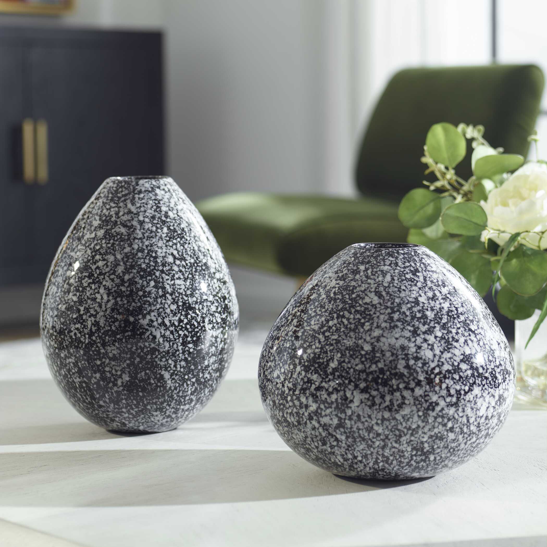 Cosmic Black & White Vases Set/2