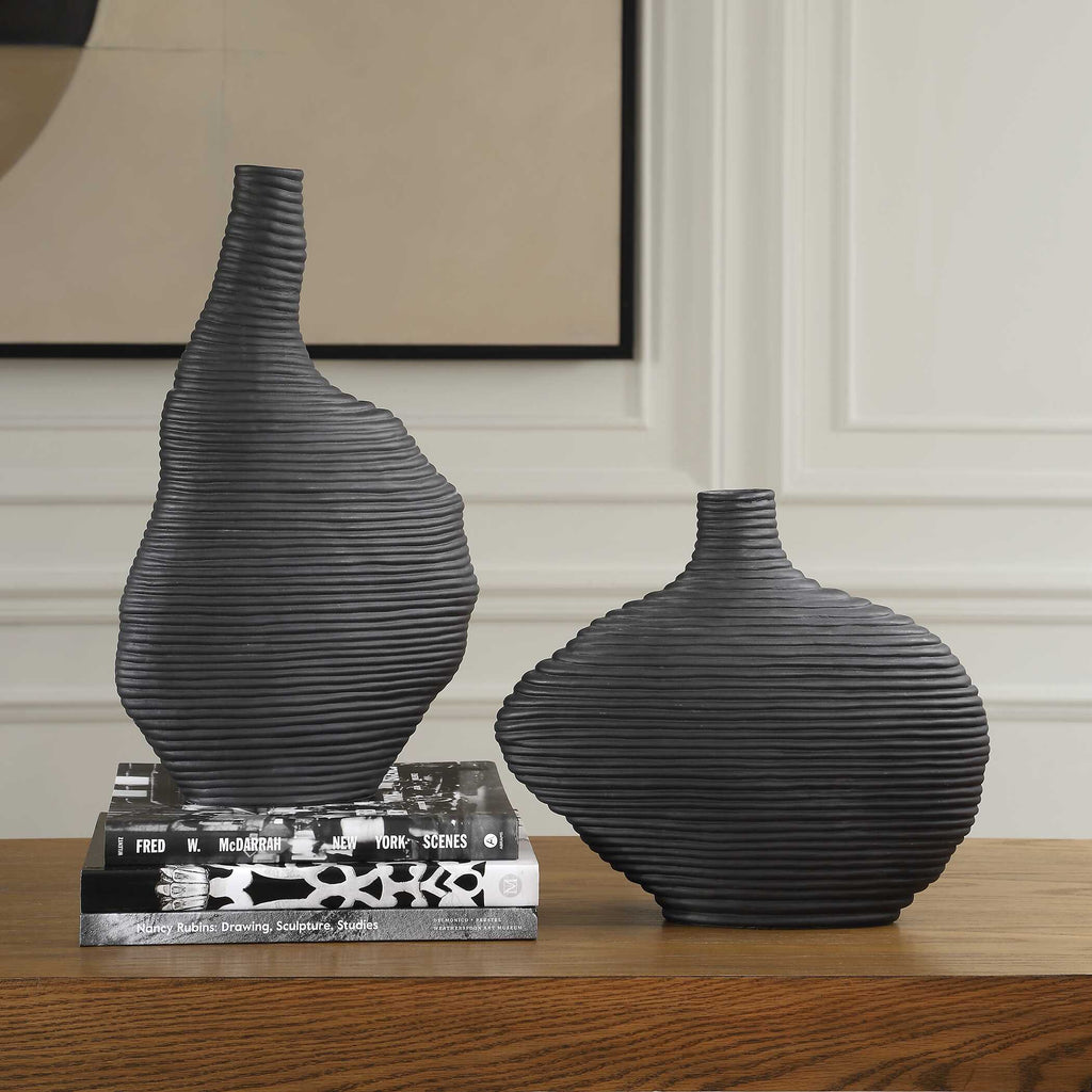 Duostacked Black Vases Set/2
