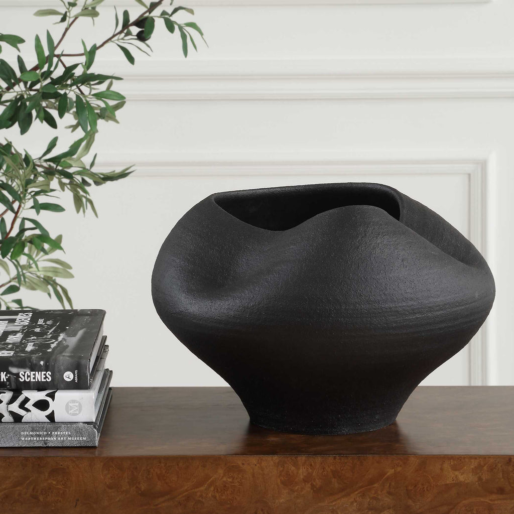 Nocturne Textured Black Bowl