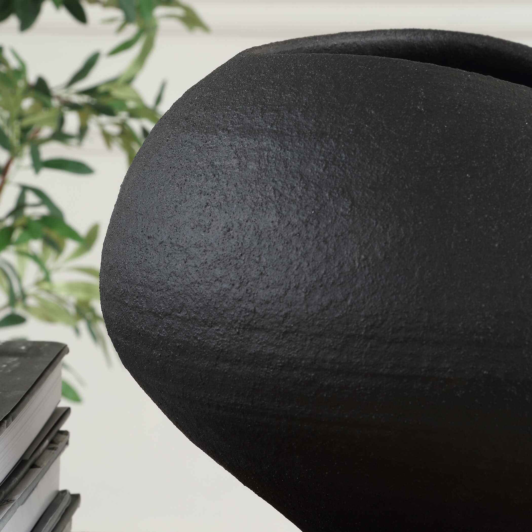 Nocturne Textured Black Bowl