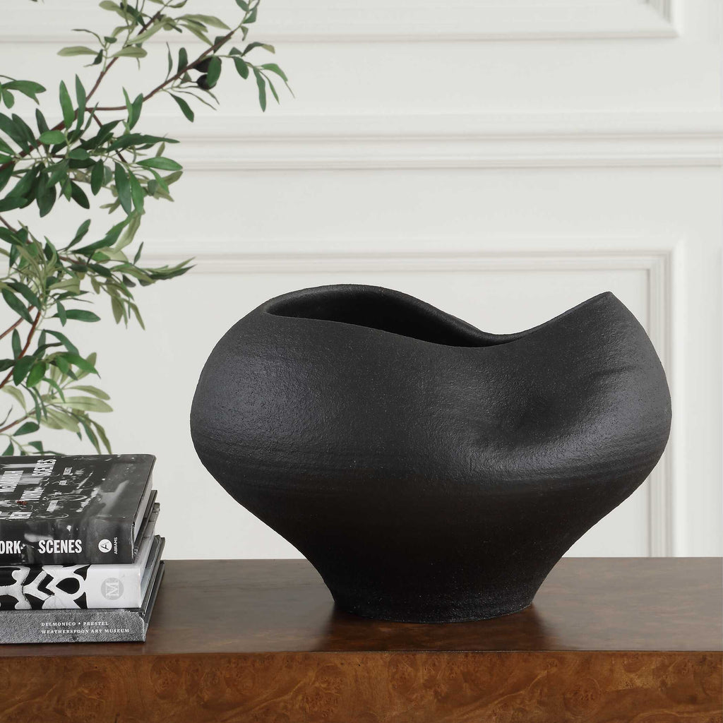 Nocturne Textured Black Bowl