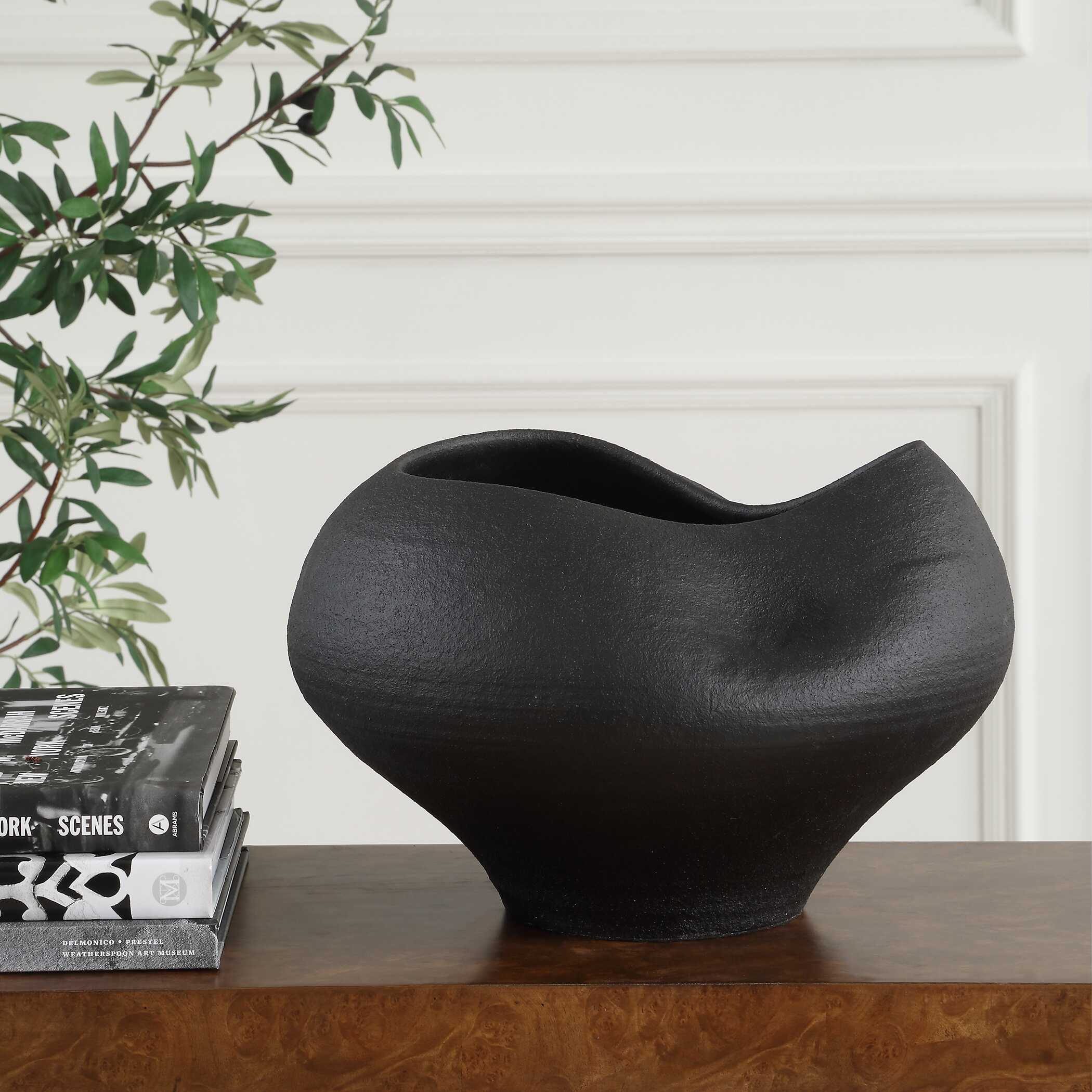 Nocturne Textured Black Bowl