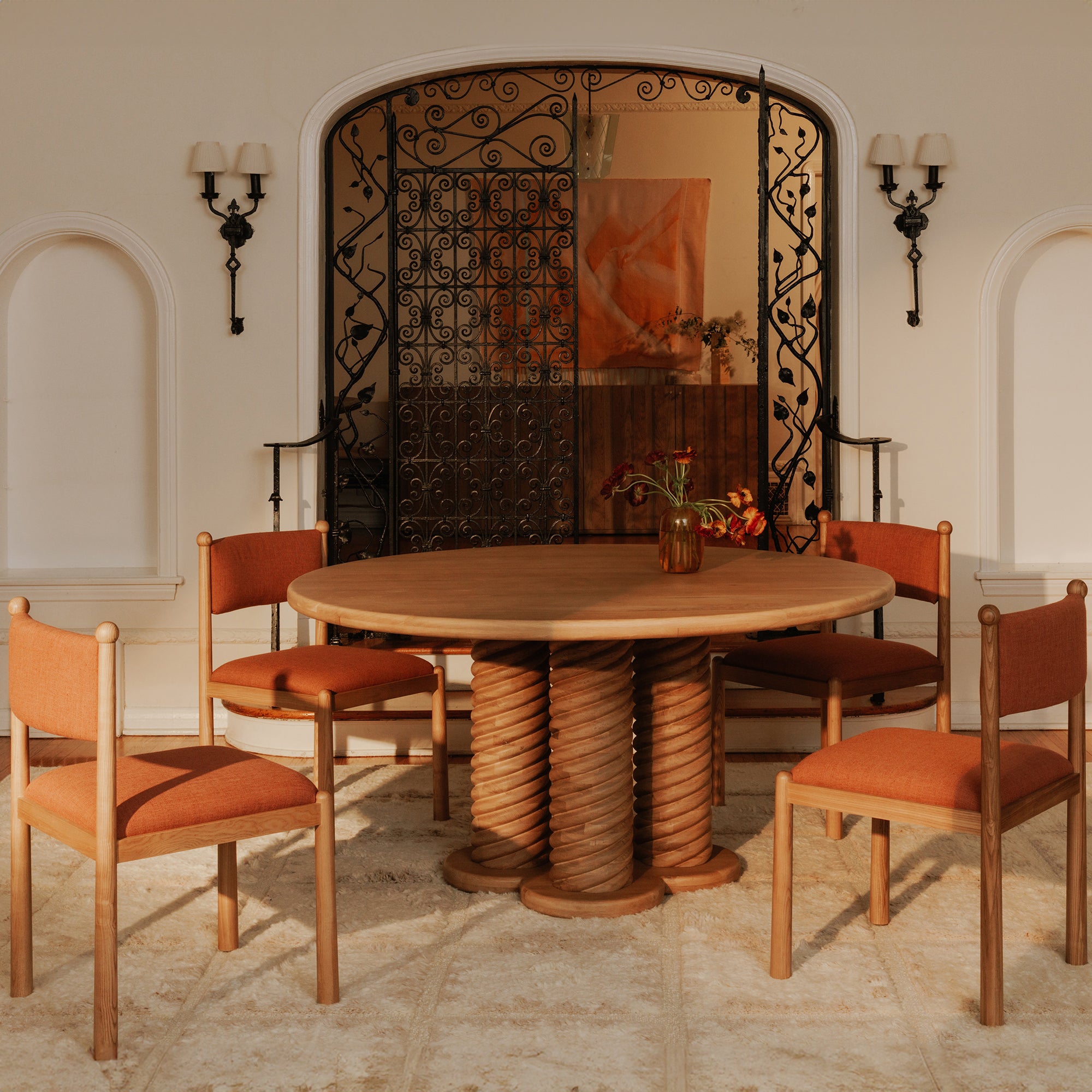 Treccia Round Dining Table Oak