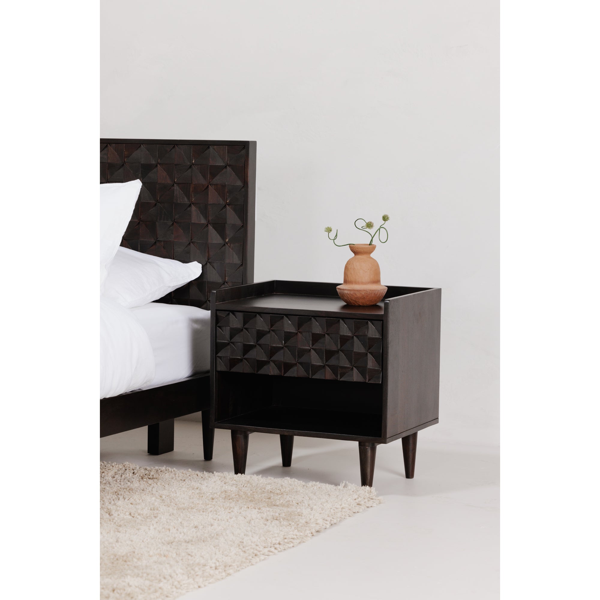 Pablo Queen Bed Black