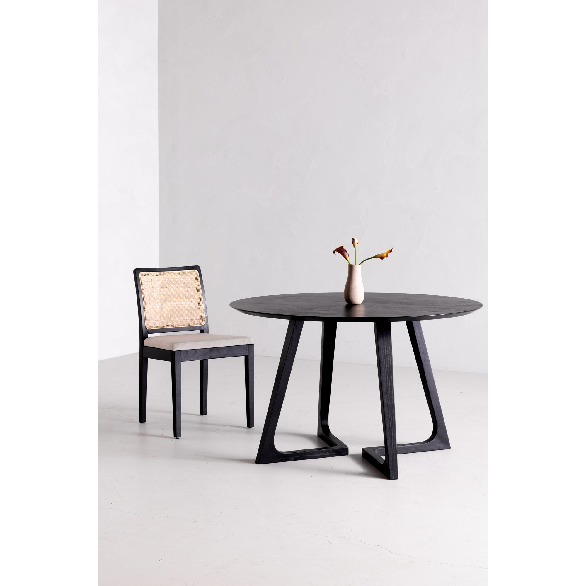 Godenza Round Dining Table Black