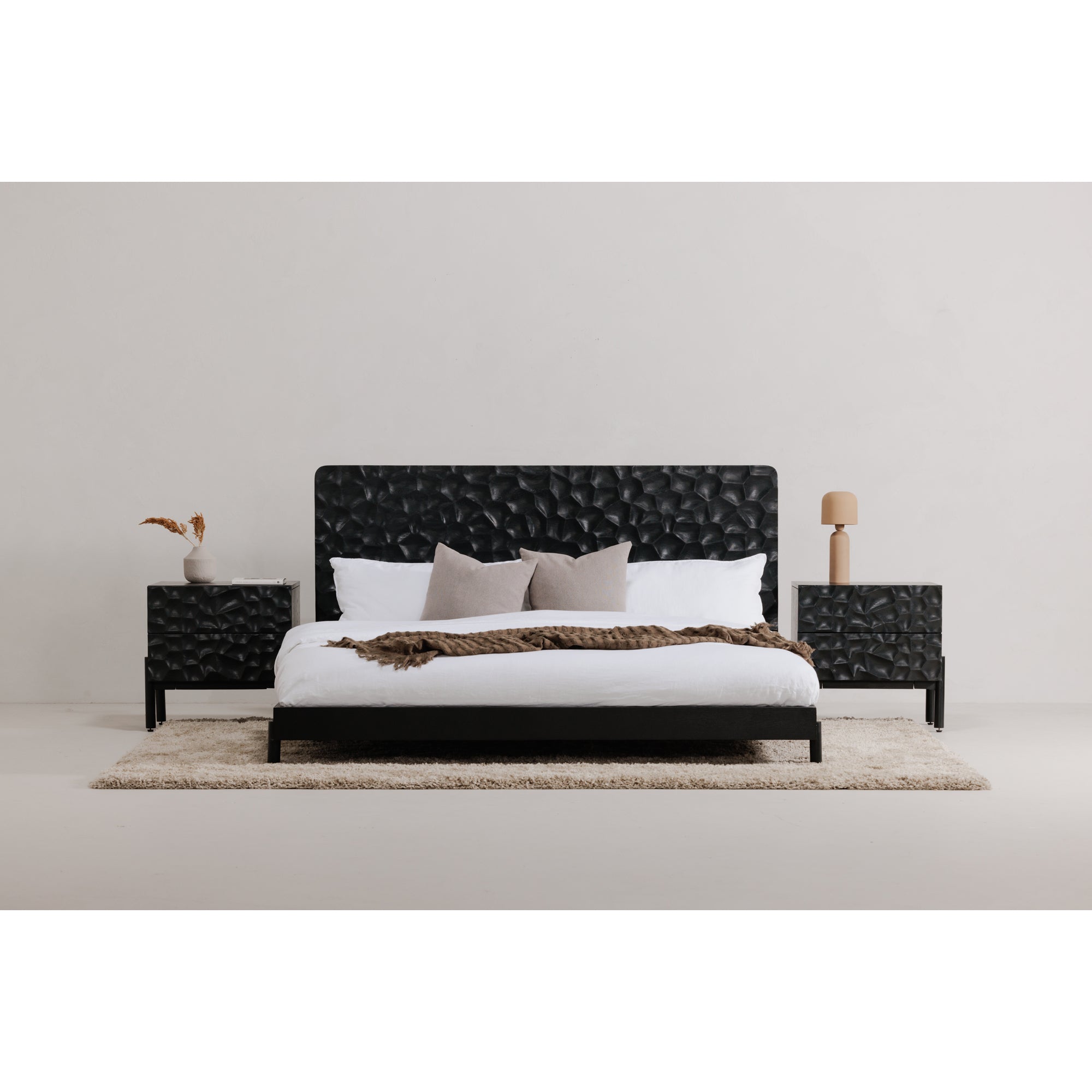 Misaki Queen Bed Black