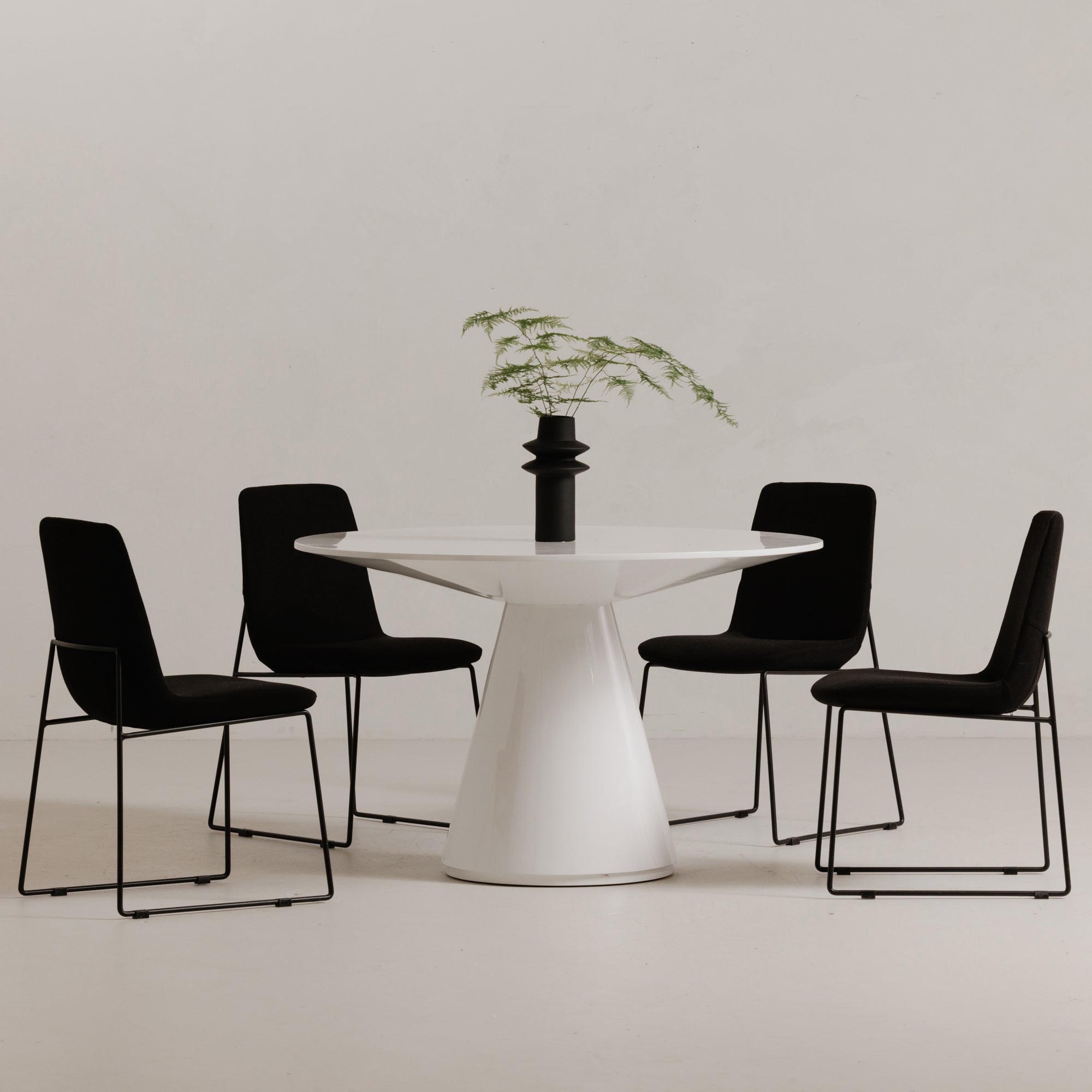 Otago 47In Round  Dining Table White