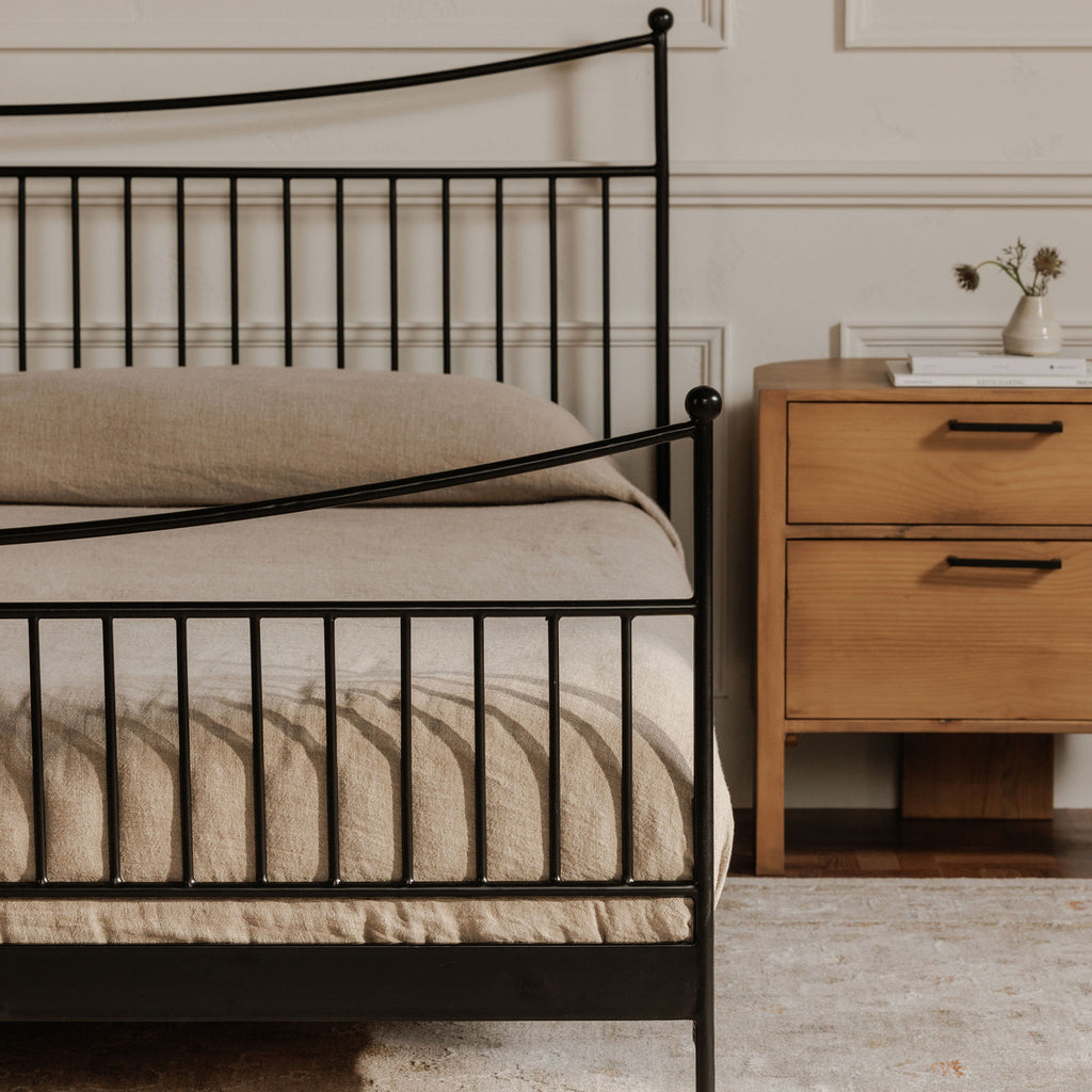 Monet Queen Bed Black