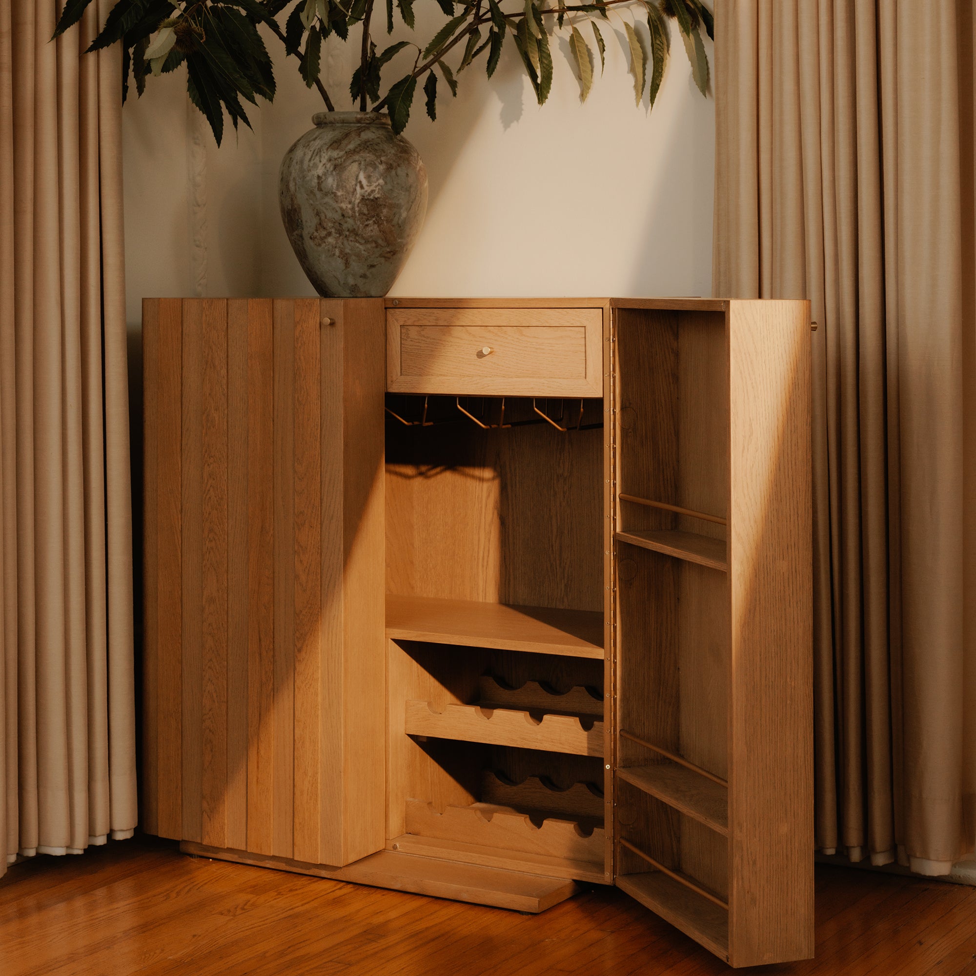 Vermentino Bar Cabinet Oak