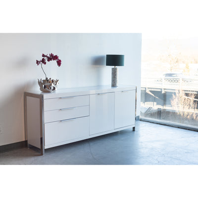 Clean and contemporary in an all white finish, the Neo will help make your home feel open and spacious. With three drawers...