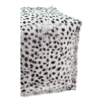 Bring organic coziness into your home with our authentic, spotted goat fur pouf. 100% goat fur, you know this naturally tu...