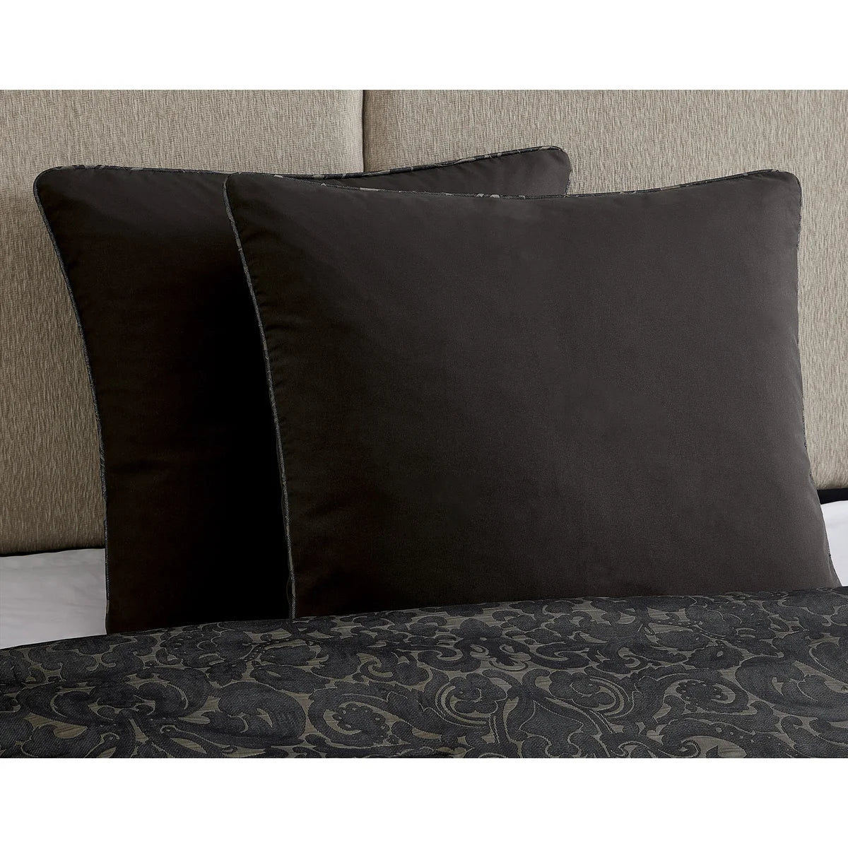 Dexton Comforter Set Tan/Black